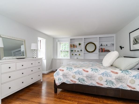 54 Colburn Rd, Wellesley MA 02481
