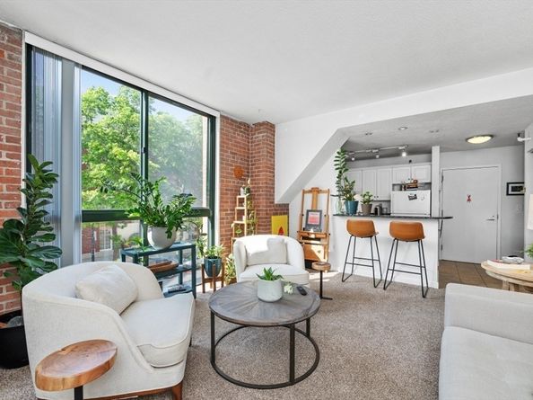 42 8th St 1201, Boston MA 02129