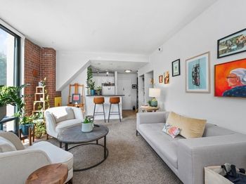 42 8th St