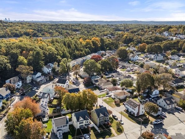 53 Hiawatha Ave, Waltham MA 02451