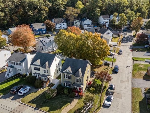 53 Hiawatha Ave, Waltham MA 02451