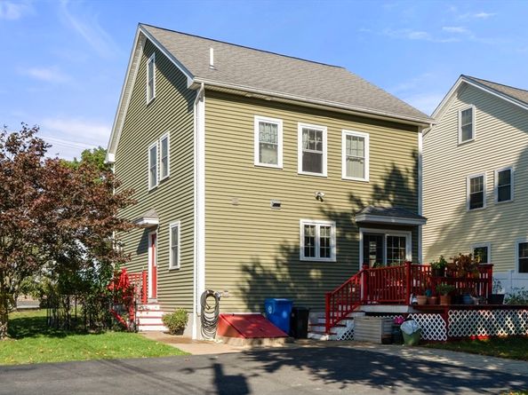 53 Hiawatha Ave, Waltham MA 02451