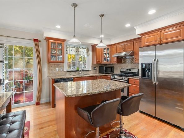 53 Hiawatha Ave, Waltham MA 02451