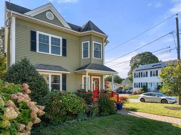 53 Hiawatha Ave, Waltham MA 02451