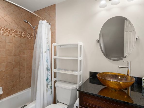 53 Hiawatha Ave, Waltham MA 02451
