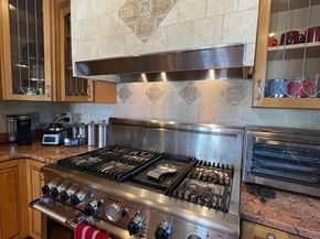 55 Metropolitan Ave, Boston MA 02131