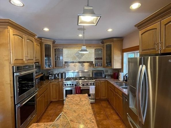 55 Metropolitan Ave, Boston MA 02131
