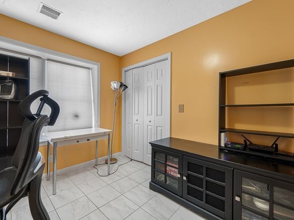 13 Fatima Ln, Worcester MA 01606