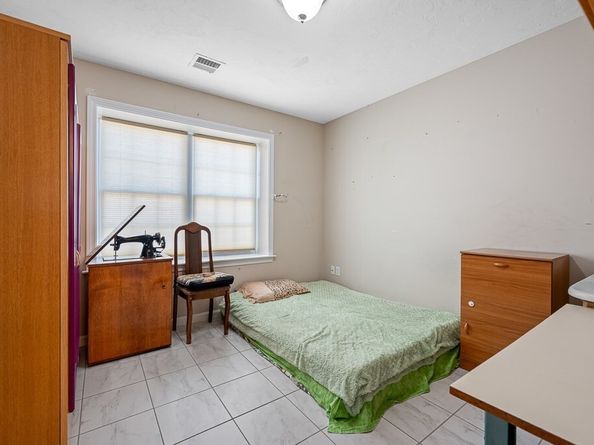 13 Fatima Ln, Worcester MA 01606