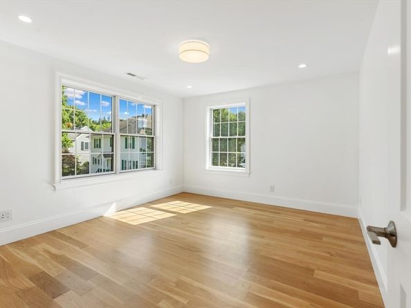 40 Foxcroft Road, Winchester MA 01890