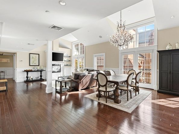 606 E 4th St 301, Boston MA 02127