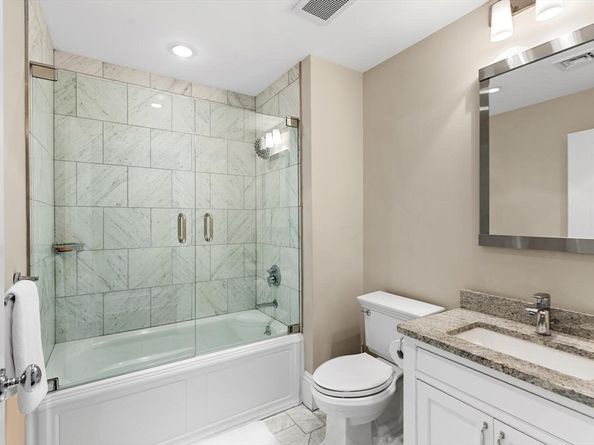 606 E 4th St 301, Boston MA 02127