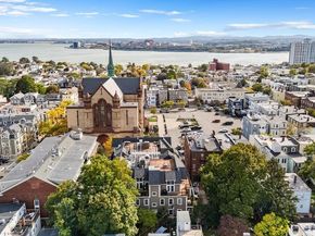 606 E 4th St 301, Boston MA 02127