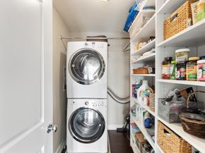 606 E 4th St 301, Boston MA 02127