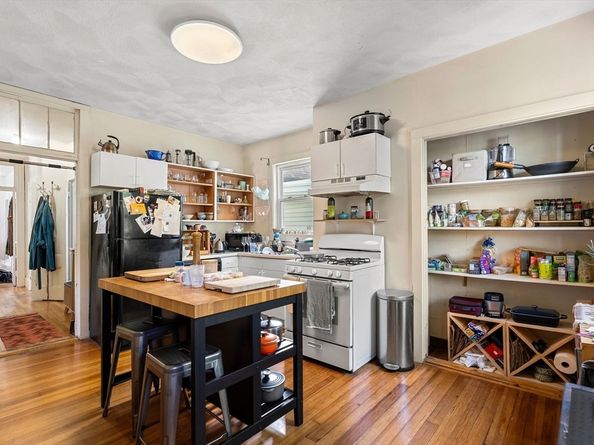 96 Jamaica St, Boston MA 02130
