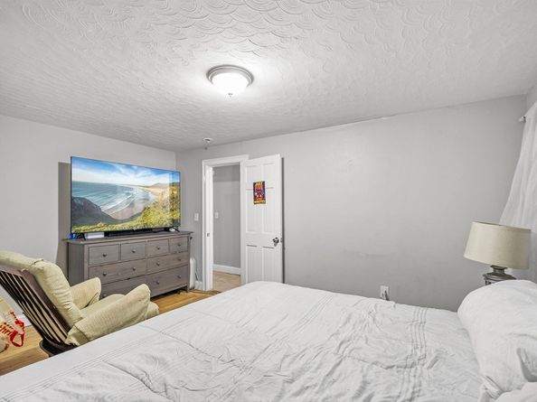 19 Forest Dr, Auburn MA 01501