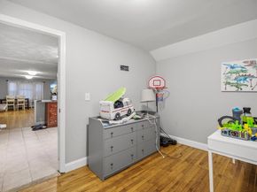 19 Forest Dr, Auburn MA 01501