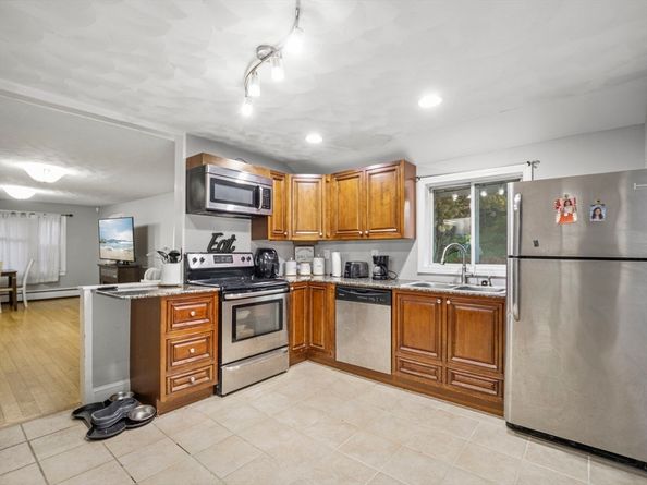 19 Forest Dr, Auburn MA 01501