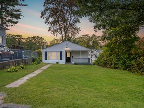 19 Forest Dr, Auburn MA 01501