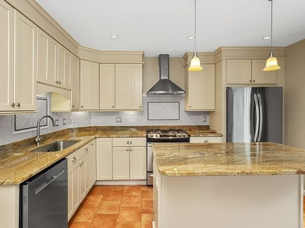 339 Winthrop St, Winthrop MA 02152