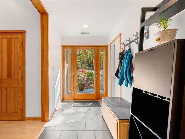 39 Sheffield Rd, Boxford MA 01921