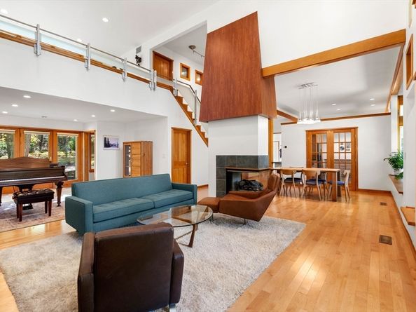 39 Sheffield Rd, Boxford MA 01921