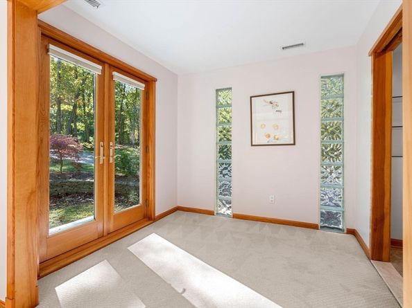39 Sheffield Rd, Boxford MA 01921