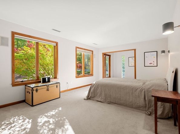39 Sheffield Rd, Boxford MA 01921