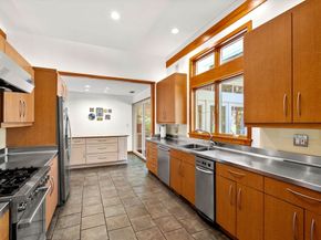 39 Sheffield Rd, Boxford MA 01921
