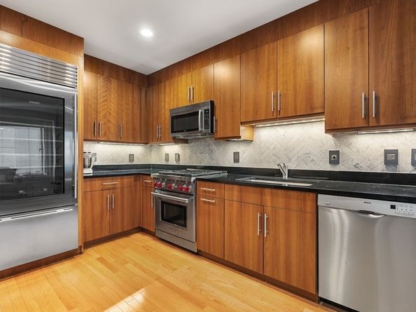 80 Broad St 805, Boston MA 02110