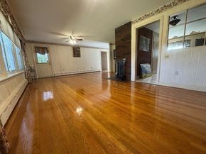 21 Trinity Ave, Worcester MA 01605