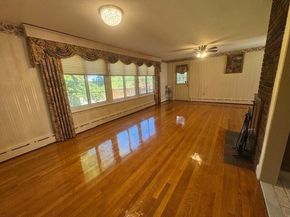 21 Trinity Ave, Worcester MA 01605
