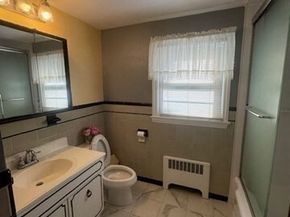 21 Trinity Ave, Worcester MA 01605