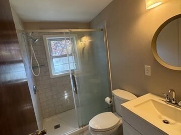 21 Trinity Ave, Worcester MA 01605