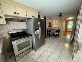 21 Trinity Ave, Worcester MA 01605