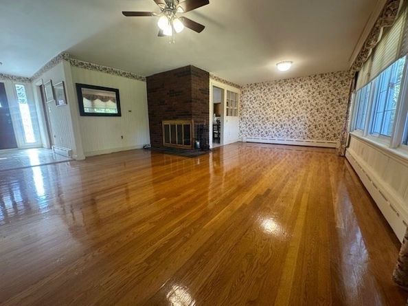 21 Trinity Ave, Worcester MA 01605
