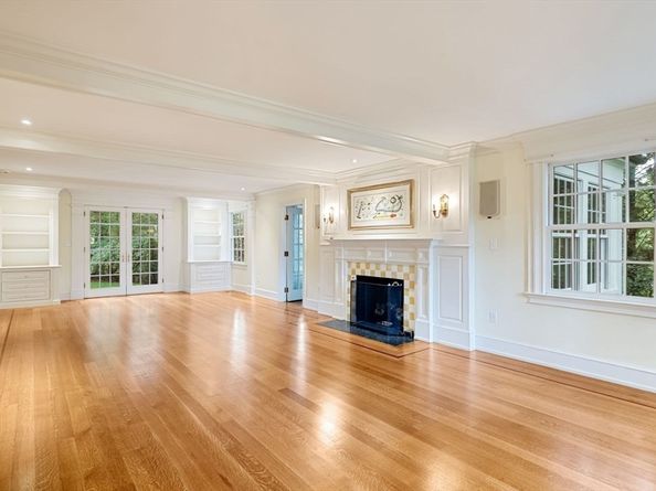 56 Ledgeways, Wellesley MA 02481