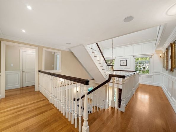 56 Ledgeways, Wellesley MA 02481