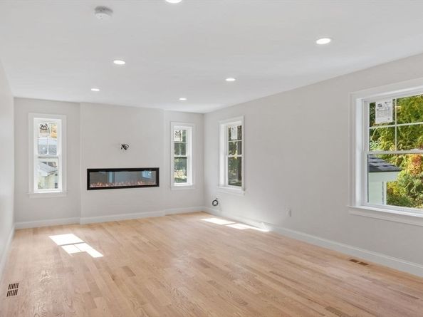 96 Middlesex Ave, Wilmington MA 01887