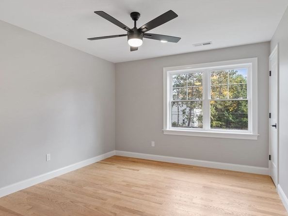 96 Middlesex Ave, Wilmington MA 01887