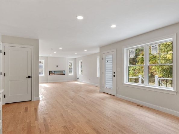 96 Middlesex Ave, Wilmington MA 01887