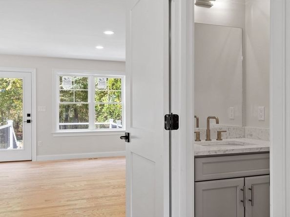 96 Middlesex Ave, Wilmington MA 01887