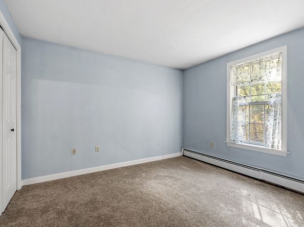 53 Bridlecross Rd, Leominster MA 01453
