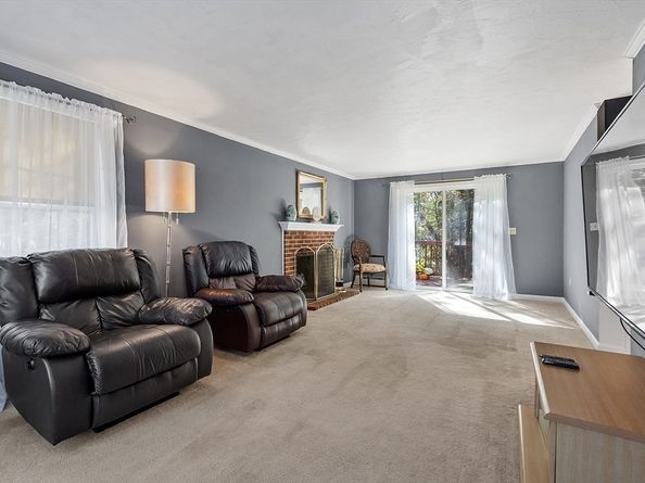 53 Bridlecross Rd, Leominster MA 01453