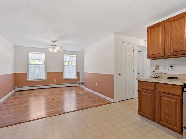 53 Bridlecross Rd, Leominster MA 01453