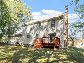 53 Bridlecross Rd, Leominster MA 01453