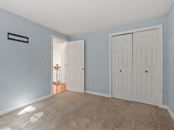 53 Bridlecross Rd, Leominster MA 01453