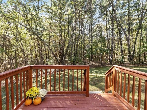 53 Bridlecross Rd, Leominster MA 01453