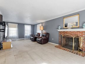 53 Bridlecross Rd, Leominster MA 01453