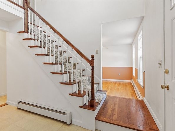 53 Bridlecross Rd, Leominster MA 01453